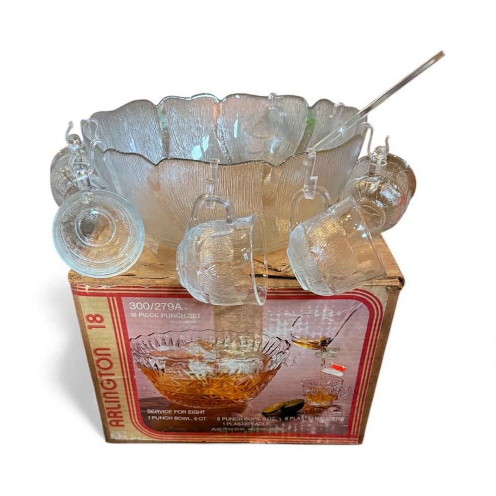 Vintage Anchor Hocking Arlington punch bowl set with box